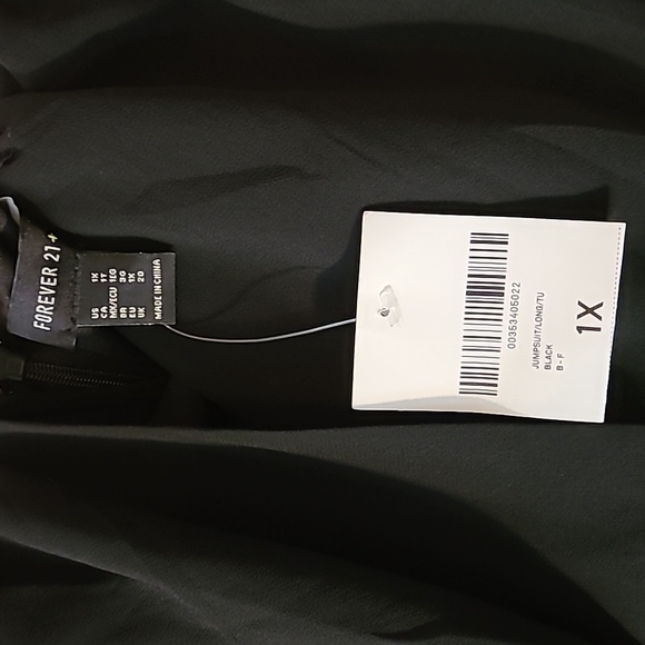 Forever 21 Formal Sheer Leg Built in Shorts Jumpsuit. - Picture 5 of 9